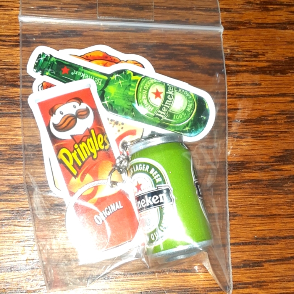 HEINEKEN CAN KEYCHAIN CHARM PARTY PACK NEW IN PACKAGE